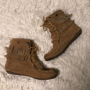 Minnetonka double fringe moccasin boot
